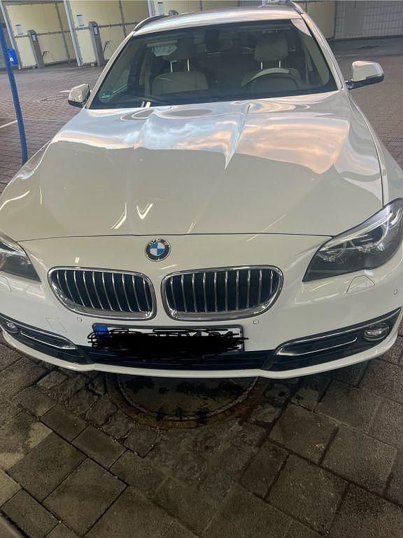 Weiß Gebraucht 2014 BMW 520 Luxury Line Kombi | 13.200 € (Fairer Preis) - Bild 1/4