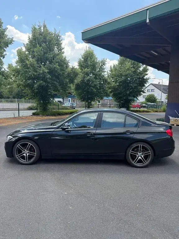 Gebraucht BMW 318 Performance 143 PS (105 kW) 2014 Schwarz Limousine