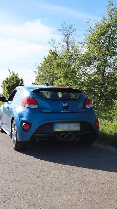 Gebraucht Hyundai Veloster Turbo 186 PS (136 kW) 2017 Blau Kleinwagen