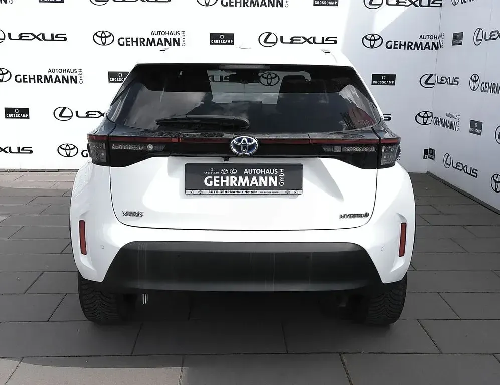 Gebraucht Toyota Yaris Cross Team 116 PS (85 kW) 2021 Weiß SUV