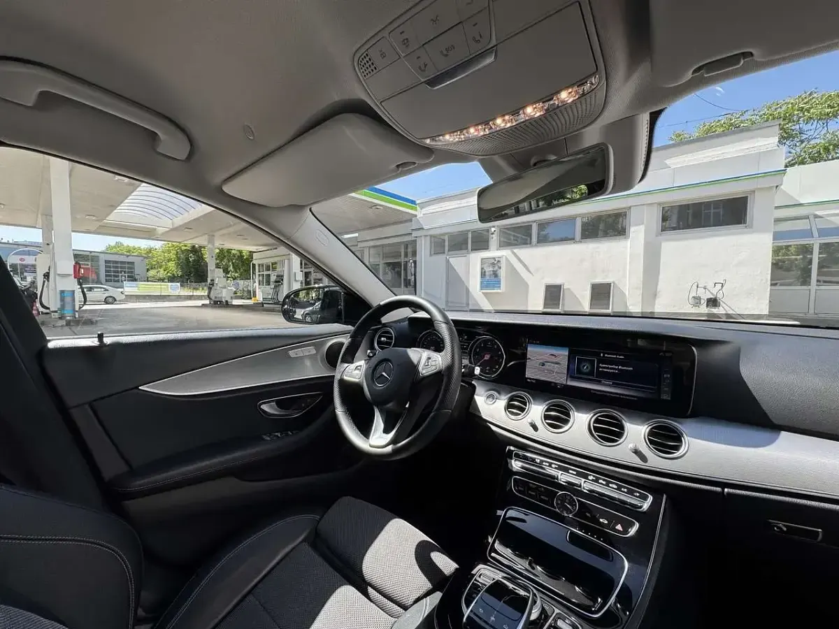 Gebraucht Mercedes E200 184 PS (135 kW) 2017 Limousine