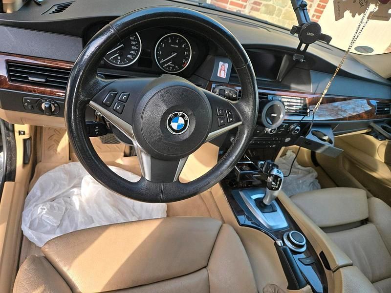 Gebraucht BMW 530 272 PS (200 kW) 2009 Schwarz Kombi