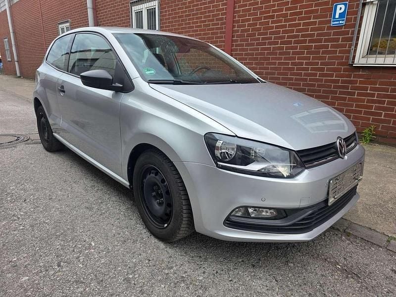 Gebraucht VW Polo 60 PS (44 kW) 2016 Grau Kleinwagen