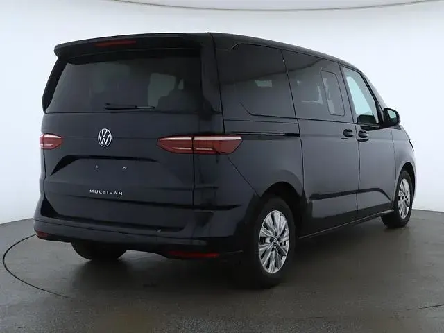 Używany VW Multivan Basis 150 KM (110 kW) 2025 Czarny Minivan