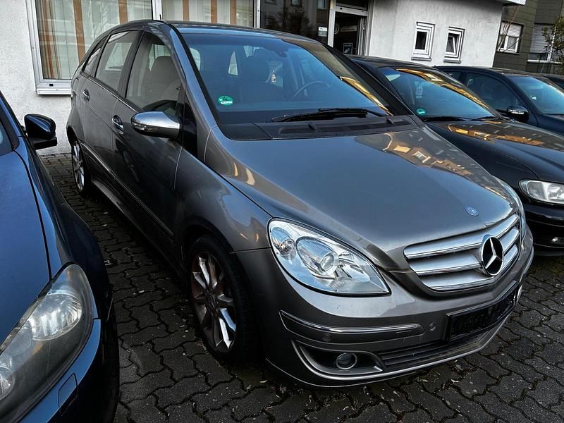 Gebraucht Mercedes B200 193 PS (141 kW) 2006 Grau Van / Kleinbus
