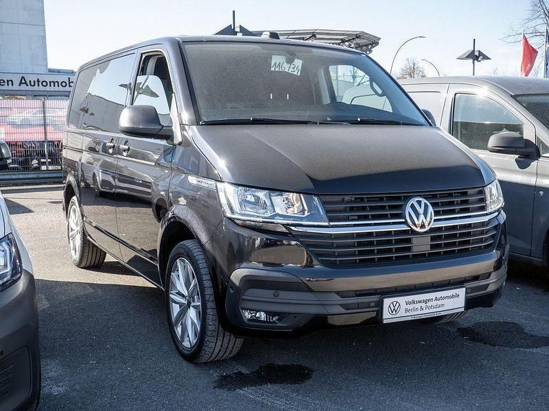 Gebraucht VW Multivan Trendline 150 PS (110 kW) 2022 Deep black perleffekt Van