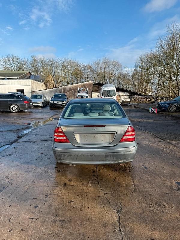 Gebraucht Mercedes C180 156 PS (114 kW) 2007 Grün Limousine