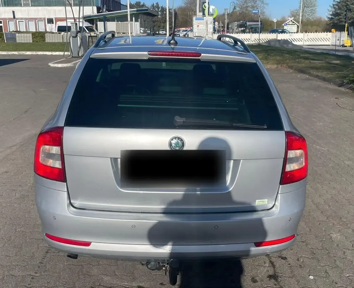 Gebraucht Skoda Octavia Elegance 105 PS (77 kW) 2013 Silber Kombi