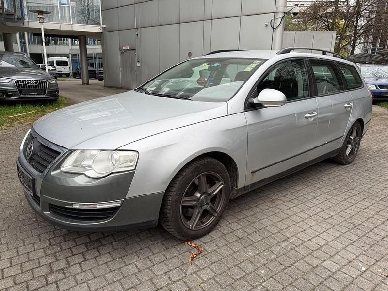 Gebraucht VW Passat Comfortline 122 PS (89 kW) 2009 Silber Limousine