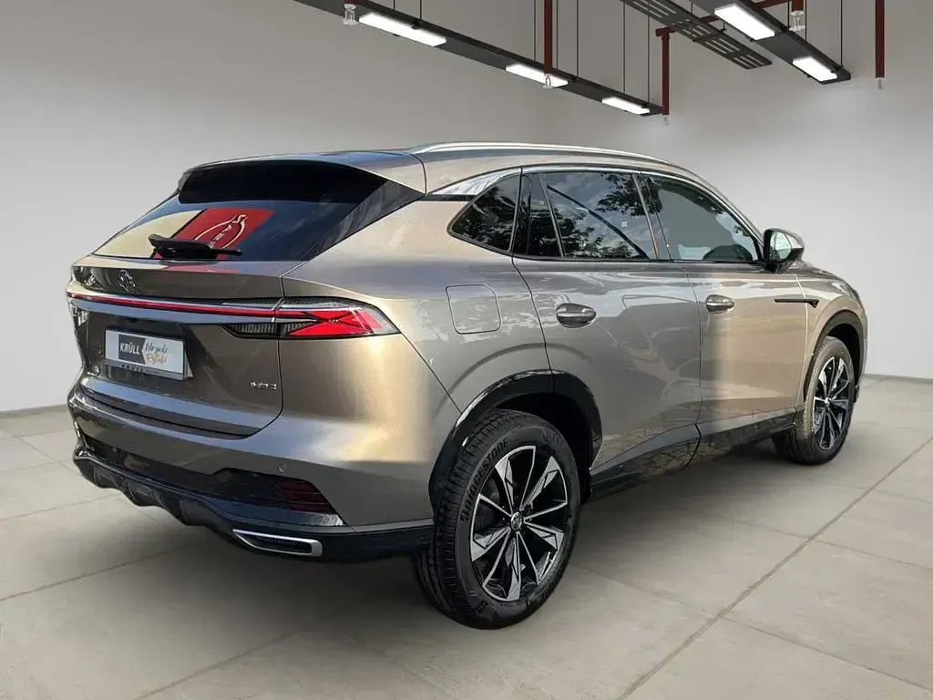 Nowe MG HS Luxury 272 KM (200 kW) 2025 Srebrny SUV