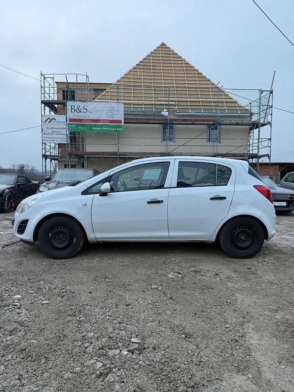 Gebraucht Opel Corsa 69 PS (50 kW) 2012 Weiß Kleinwagen
