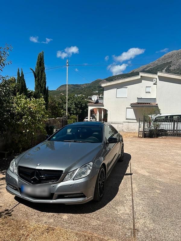 Gebraucht Mercedes E350 265 PS (194 kW) 2012 Grau Coupé