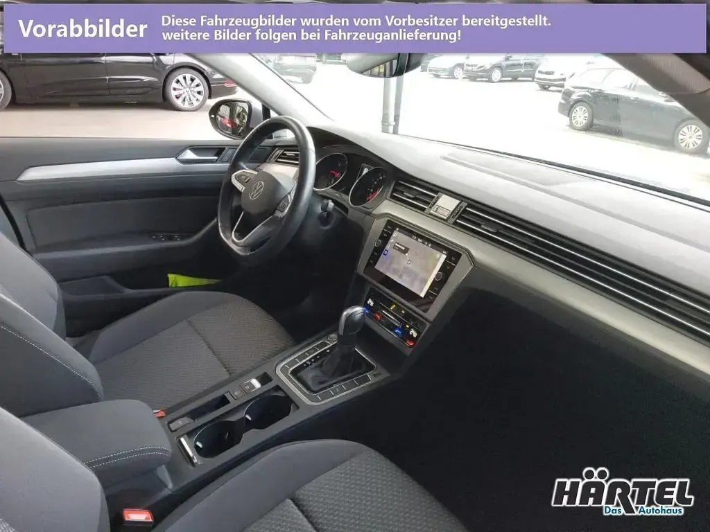 Gebraucht VW Passat Basis 150 PS (110 kW) 2022 Pyritsilber (silver), metallic Kombi