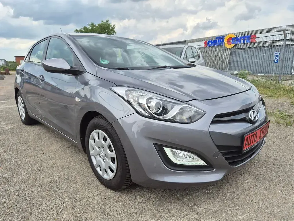 Gebraucht Hyundai i30 99 PS (72 kW) 2013 Grau Limousine