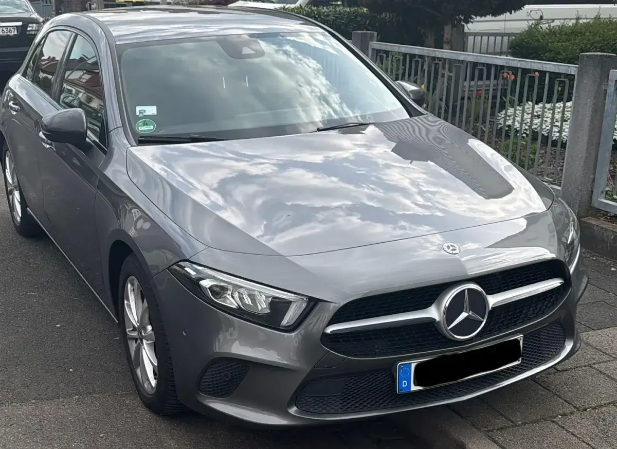 Gebraucht Mercedes A200 Progressive 163 PS (119 kW) 2018 Grau Limousine
