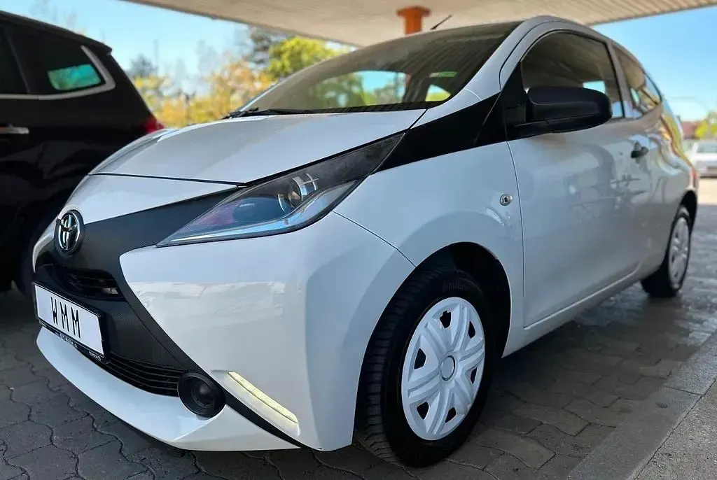 Używany Toyota Aygo 69 KM (50 kW) 2017 Biały Hatchback