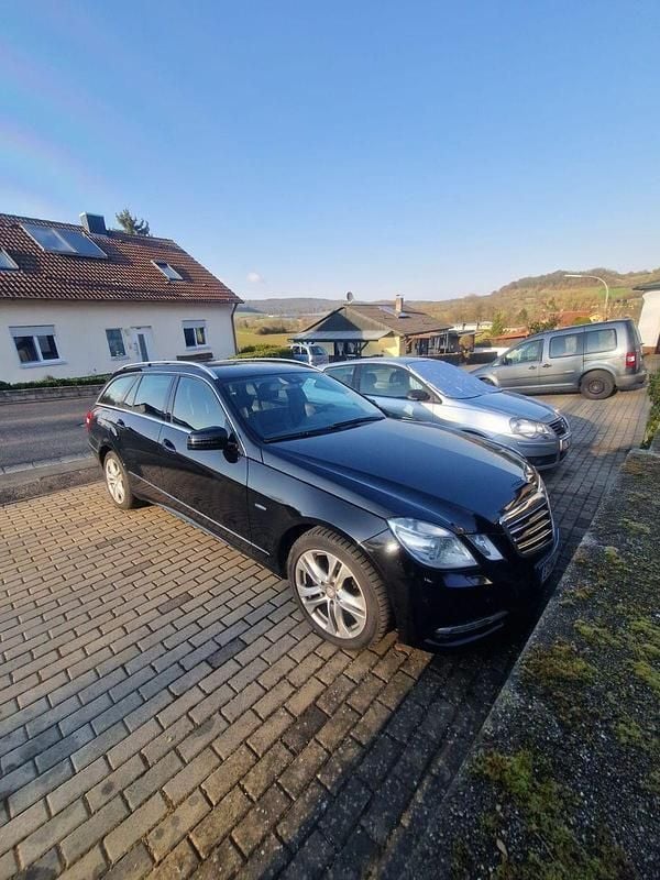Gebraucht Mercedes E350 Elegance 265 PS (194 kW) 2010 Schwarz Kombi
