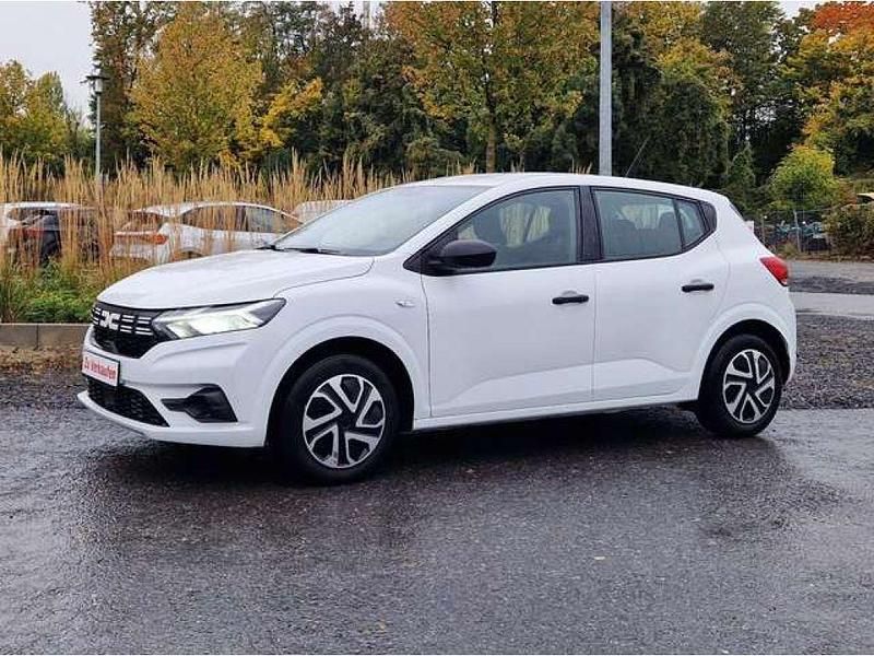Gletscherweiss Gebraucht 2023 Dacia Sandero Essentiel Kleinwagen | 10.950 € (Superpreis) - Bild 1/4