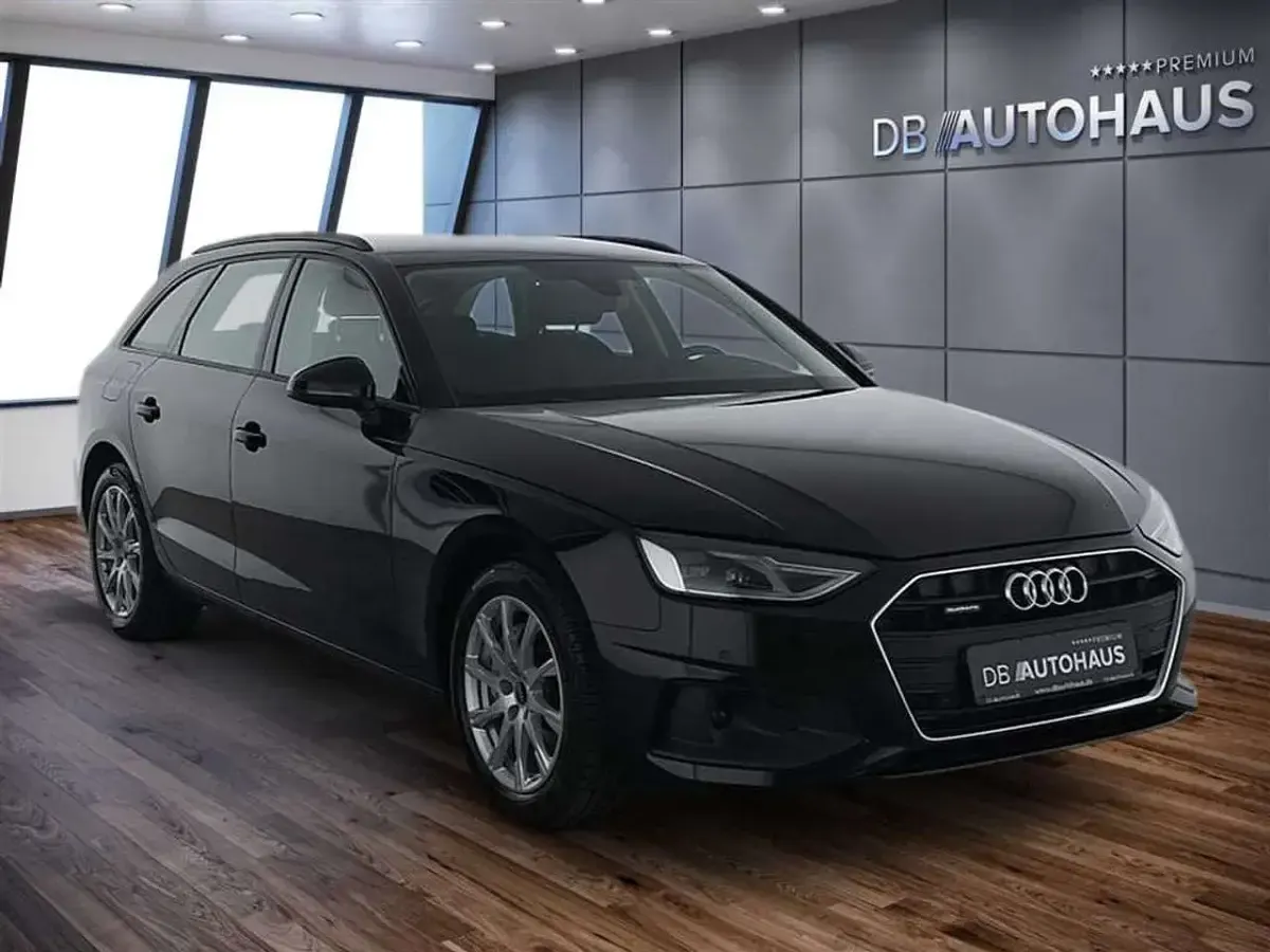 Gebraucht Audi A4 Ambiente 204 PS (150 kW) 2023 Schwarz Kombi