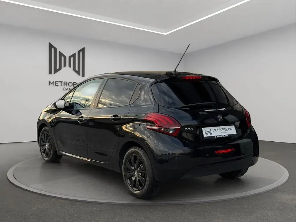 Gebraucht Peugeot 208 Active 68 PS (50 kW) 2015 Schwarz Kleinwagen