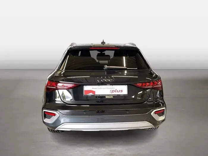 Gebraucht Audi A3 Sport 150 PS (110 kW) 2025 Mythosschwarz Kombi