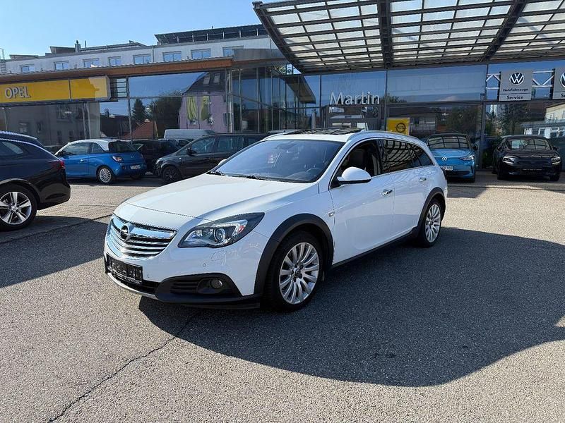 Weiß Gebraucht 2013 Opel Insignia Country Tourer Kombi | 13.890 € (Etwas zu teuer) - Bild 1/4