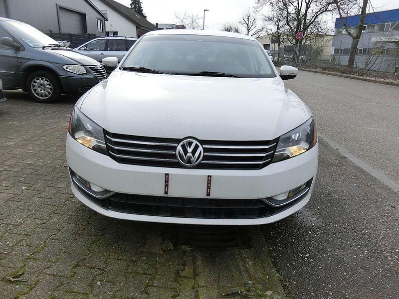 Gebraucht VW Passat 170 PS (125 kW) 2015 Weiß Limousine