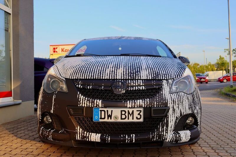 Używany Opel Corsa Edition 211 KM (155 kW) 2012 Biały Hatchback