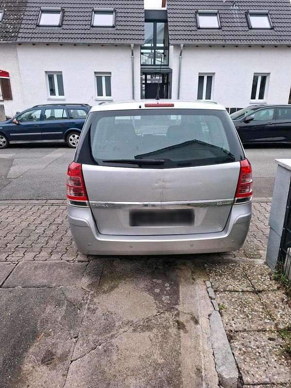 Gebraucht Opel Zafira 150 PS (110 kW) 2008 Silber Van / Kleinbus