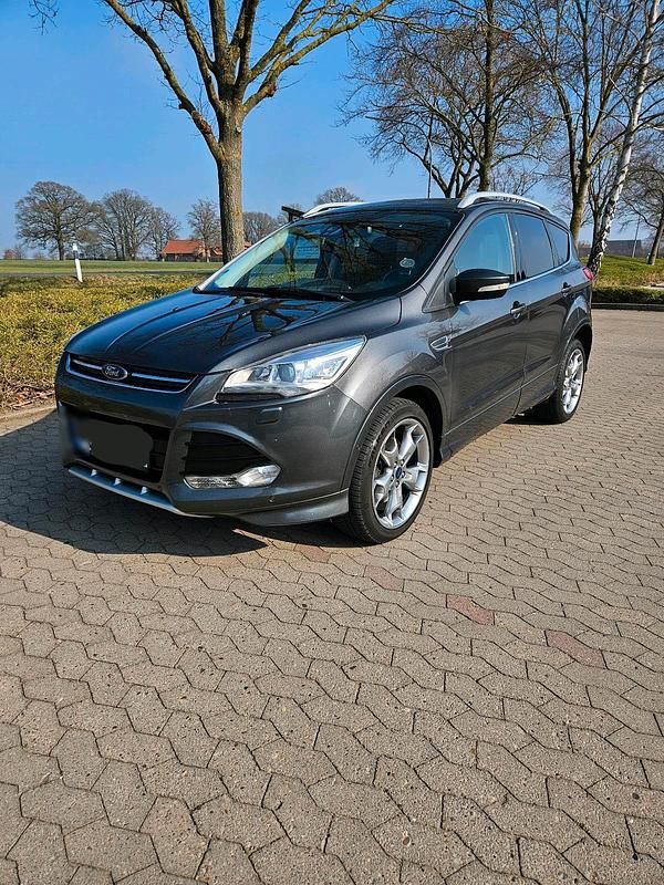 Gebraucht Ford Kuga Titanium 179 PS (131 kW) 2015 Grau SUV