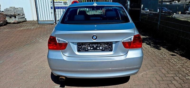 Gebraucht BMW 318 129 PS (94 kW) 2006 Silber Limousine