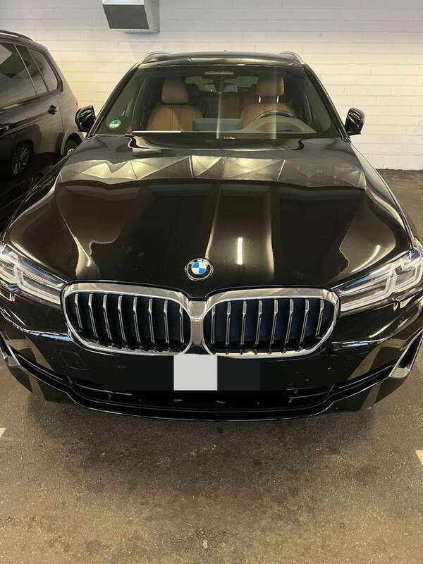 Schwarz Gebraucht 2021 BMW 520 Luxury Line Kombi | 29.500 € (Guter Preis) - Bild 1/4