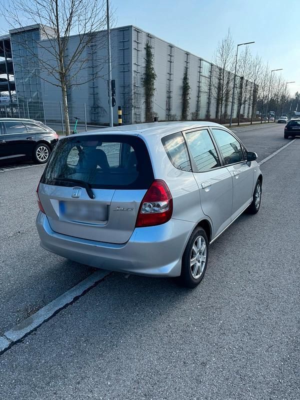 Gebraucht Honda Jazz 77 PS (56 kW) 2007 Silber Kleinwagen