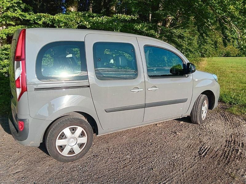 Grau Gebraucht 2013 Renault Kangoo Authentique Van / Kleinbus | 5.400 € (Fairer Preis) - Bild 1/4