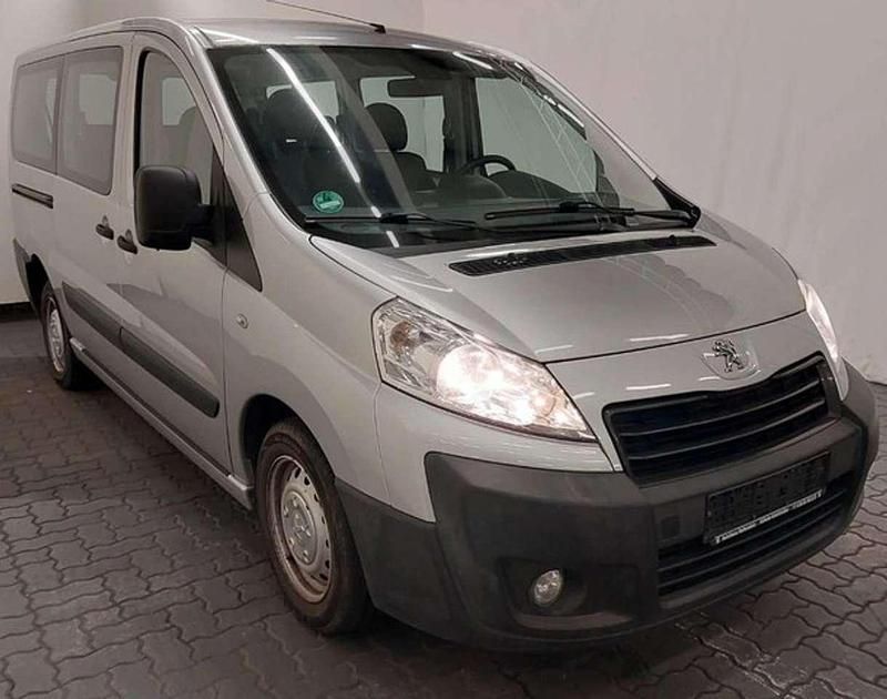 Gebraucht Peugeot TePee 128 PS (94 kW) 2014 Silber Van / Kleinbus