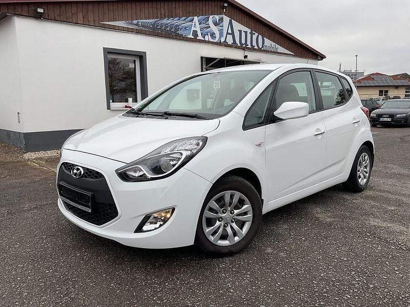 Weiß Gebraucht 2017 Hyundai ix20 Kleinwagen | 8.999 € (Guter Preis) - Bild 1/4