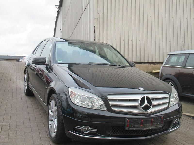 Schwarz Gebraucht 2009 Mercedes C200 Limousine | 8.690 € (Fairer Preis) - Bild 1/4