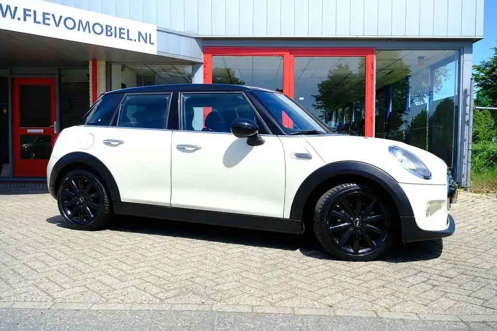 Gebraucht Mini Cooper Business 136 PS (100 kW) 2015 Weiß Kleinwagen