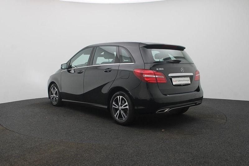 Gebraucht Mercedes B180 122 PS (89 kW) 2016 Schwarz Van / Kleinbus