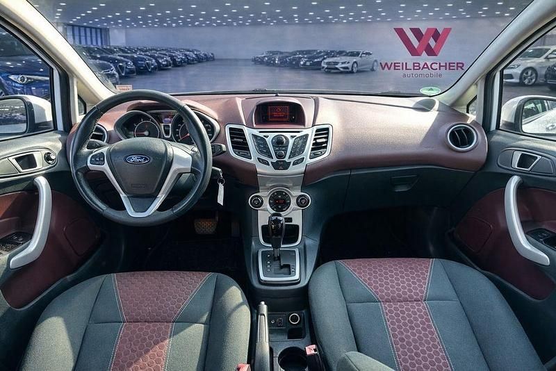 Gebraucht Ford Fiesta Titanium 97 PS (71 kW) 2010 Weiß Kleinwagen