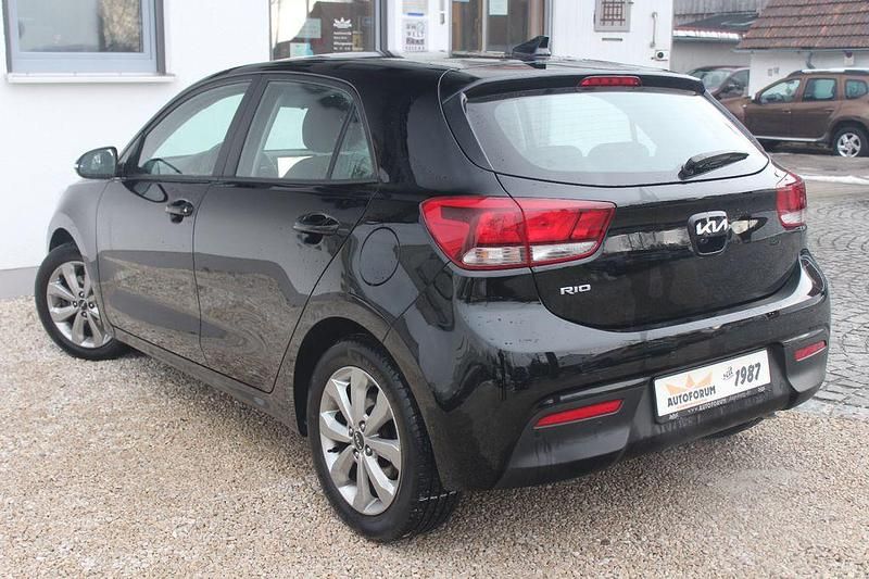 Gebraucht Kia Rio Vision 101 PS (74 kW) 2023 Blau Limousine