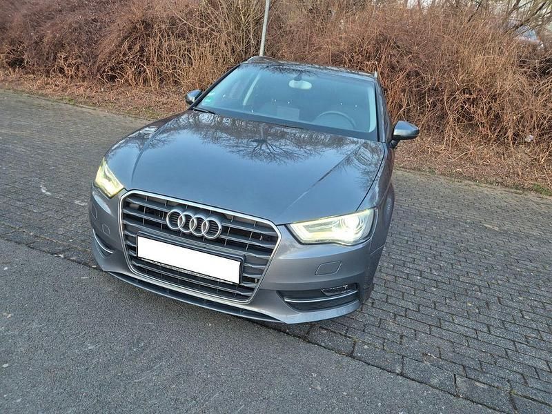 Gebraucht Audi A3 Ambiente 110 PS (80 kW) 2015 Grau Limousine