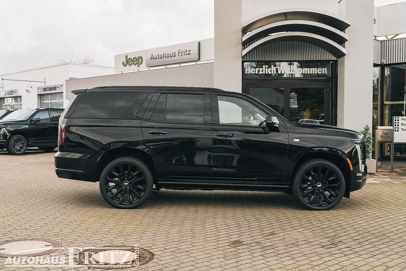 Neu Cadillac Escalade 426 PS (313 kW) 2025 Schwarz SUV