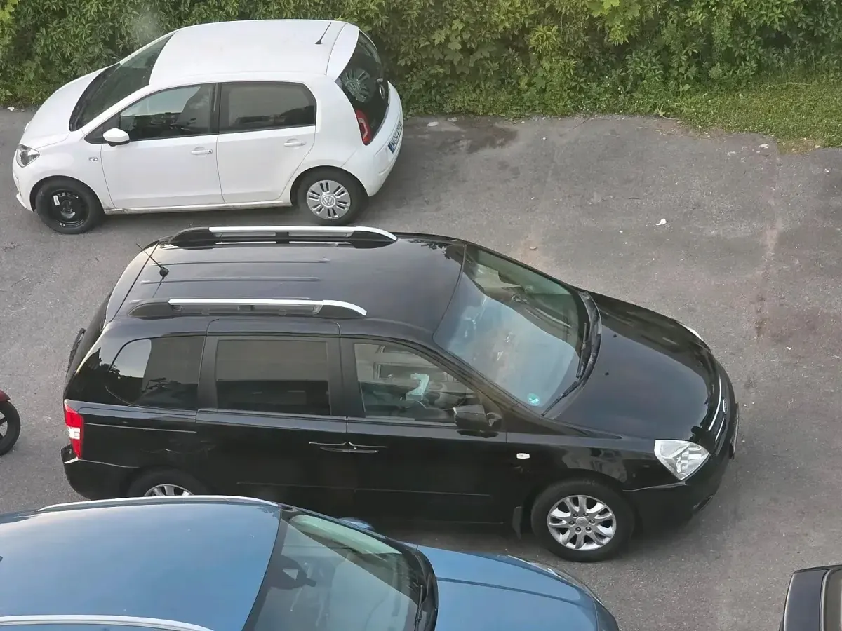 Gebraucht Kia Carnival 185 PS (136 kW) 2009 Schwarz Van / Kleinbus