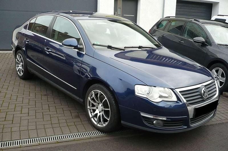 Blau Gebraucht 2005 VW Passat Comfortline Limousine | 2.900 € (Guter Preis) - Bild 1/4