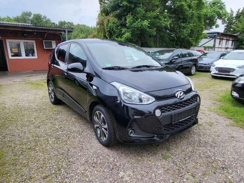 Phantom black. / mic Gebraucht 2018 Hyundai i10 Passion Plus Kleinwagen | 8.499 € (Fairer Preis) - Bild 1/4