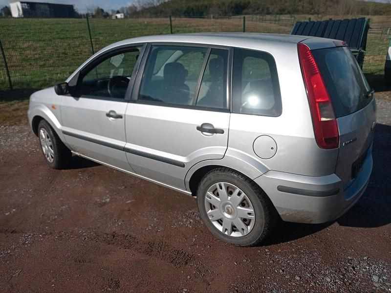 Gebraucht Ford Fusion 80 PS (58 kW) 2003 Silber Kleinwagen