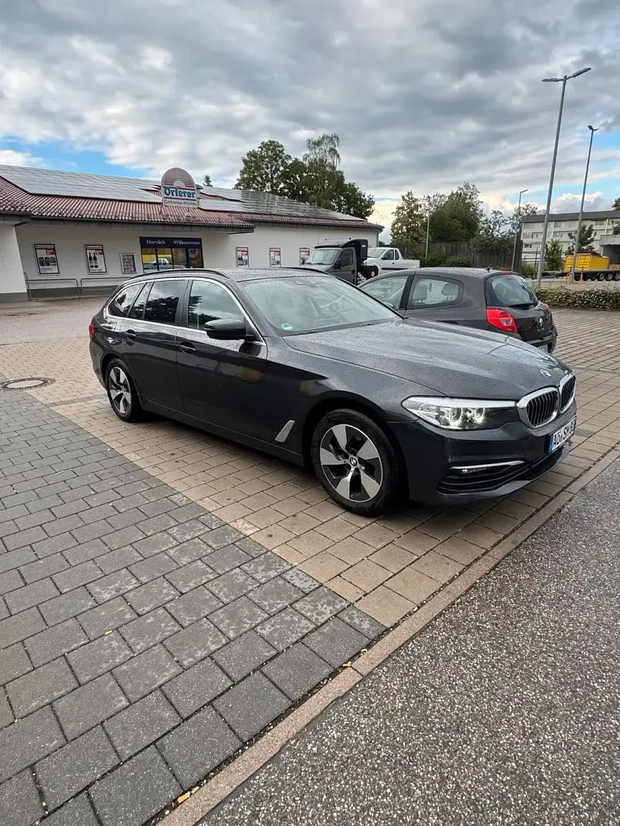 Gebraucht BMW 520 190 PS (139 kW) 2020 Grau Kombi