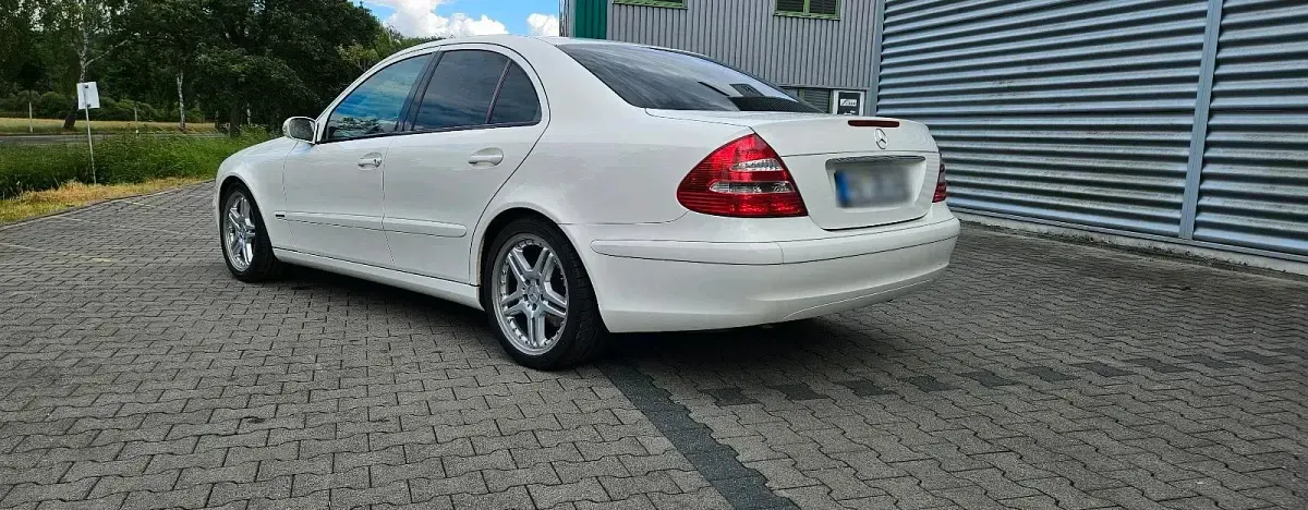 Gebraucht Mercedes E240 177 PS (130 kW) 2002 Weiß Limousine