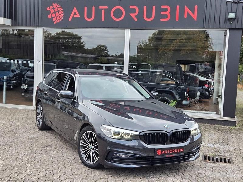 Grau Gebraucht 2017 BMW 520 Sport Line Limousine | 20.800 € (Guter Preis) - Bild 1/4